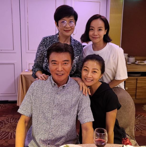 《花系列》隔20年再相聚！「同學會大合體」粉絲驚呼：一個比一個還凍齡　感嘆「朋友是老的好」勾經典回憶