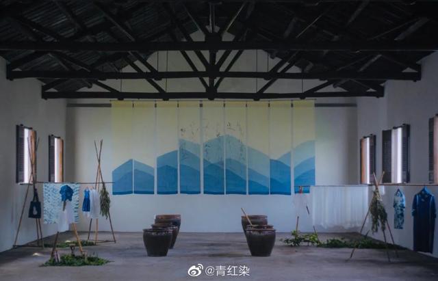 11位陌生人合租「302坪老院」過得像退休養老　院內應有盡有「下班後喝茶聊天」生活好愜意
