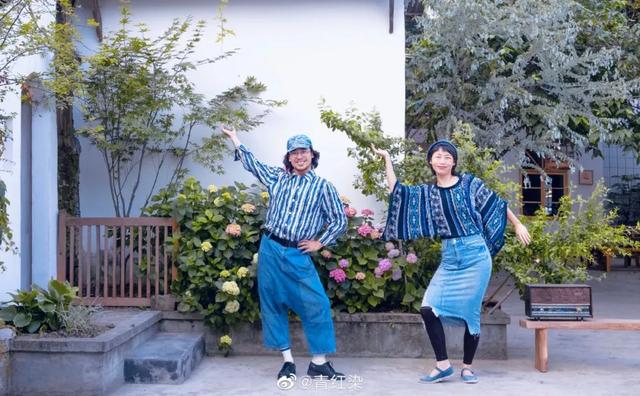 11位陌生人合租「302坪老院」過得像退休養老　院內應有盡有「下班後喝茶聊天」生活好愜意