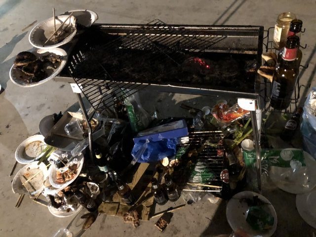 清潔隊花3小時撿完！60人公園辦烤肉趴「留滿地垃圾就走」　店家被肉搜「出面回應了」：已付出代價