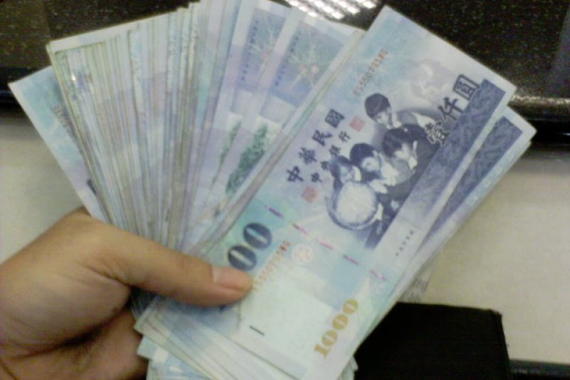 勞保年金怎麼領最划算？理財達人曝「超簡單公式」：提前領最賺　揪出「關鍵盲點」網驚：好中肯