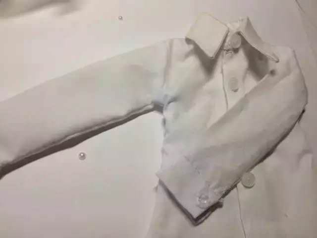 不管衣服染上什麼「污漬」教你一招「油污全都能清洗掉」太實用了　「泛黃」衣物也能清除黃斑