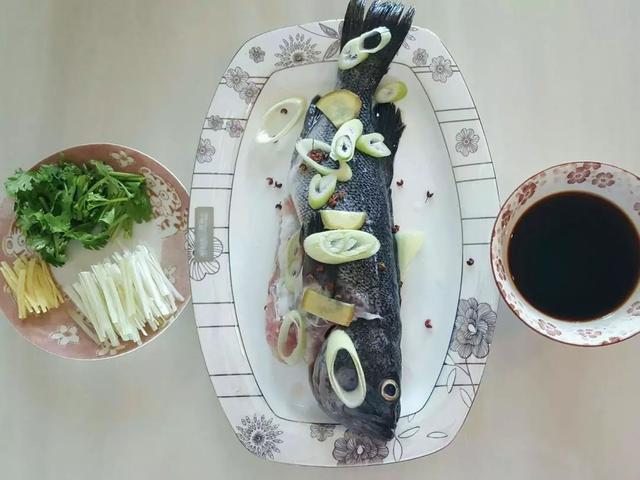 中秋連假「吃海鮮」有禁忌！海鮮嘌呤過高  患有「痛風 關節炎 三高」人群不宜多吃海鮮