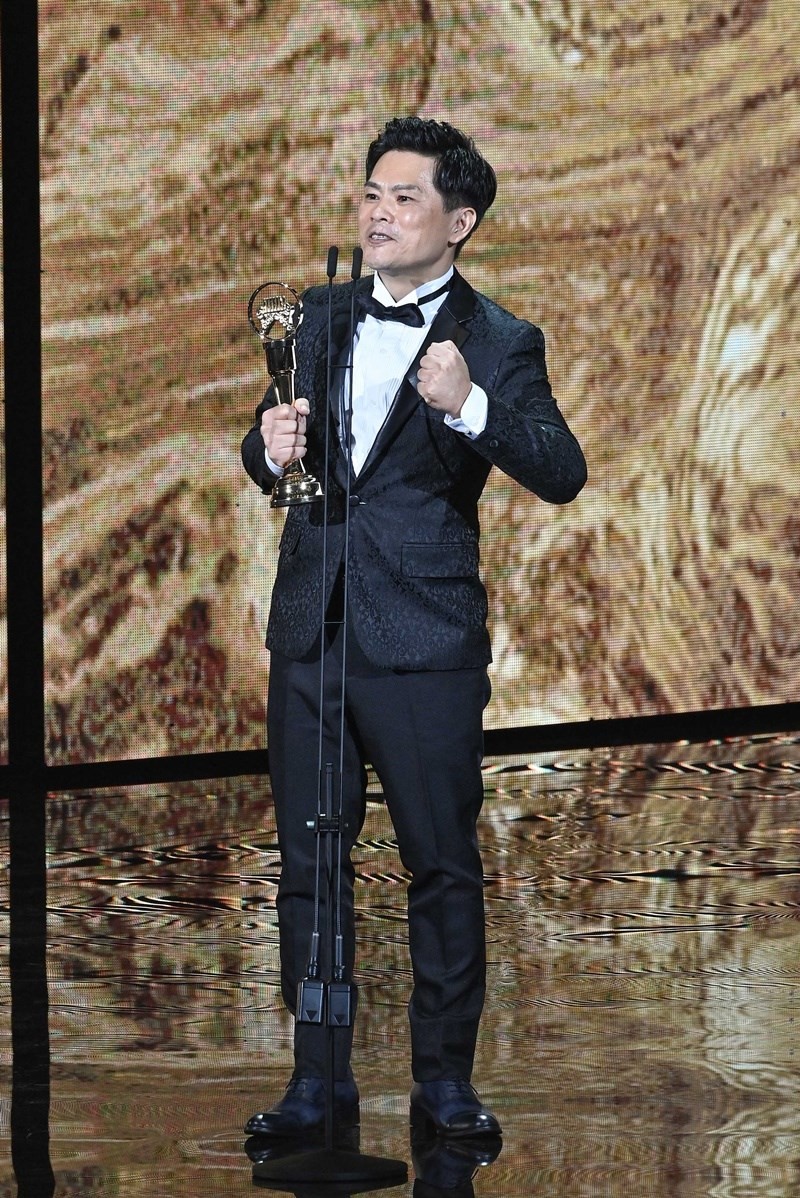 沒爸爸就沒有我！金曲台語歌王「領獎淚謝失智父」榮耀獻給他　「曝父子間最大遺憾」感慨：我們都會老