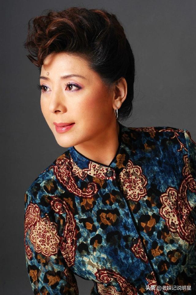 絕世孝女！母逝「公開替父徵婚」幫忙牽線　「待繼母如親生母」把兩老寵成寶