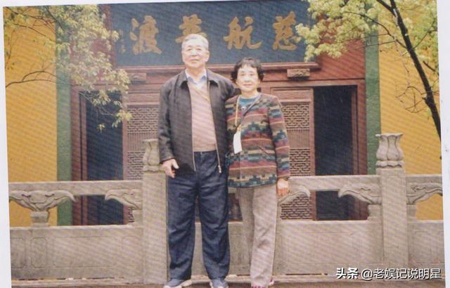 絕世孝女！母逝「公開替父徵婚」幫忙牽線　「待繼母如親生母」把兩老寵成寶