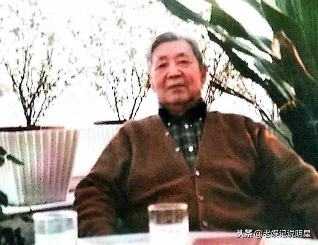 絕世孝女！母逝「公開替父徵婚」幫忙牽線　「待繼母如親生母」把兩老寵成寶