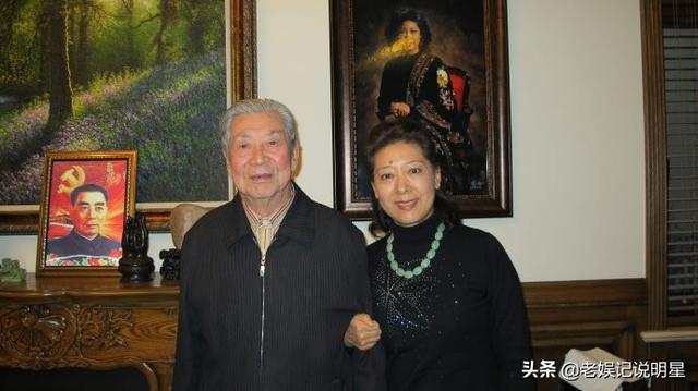 絕世孝女！母逝「公開替父徵婚」幫忙牽線　「待繼母如親生母」把兩老寵成寶
