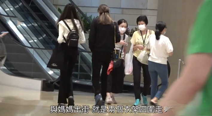 名模媽媽基因超強大！任達華15歲女兒「身高直逼180」　「精緻長相＋逆天長腿」備受時尚圈青睞
