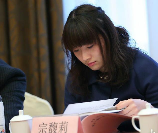 一切條件都接受！百億富婆「38歲0戀愛史」　父親公開徵婚「男四肢健全」一看到本人卻瞬間自卑