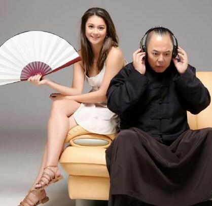 顏值高到犯規！「皇阿瑪」張鐵林女兒模樣曝光：大眼睛高鼻樑「混血感十足」　名字更是超有愛