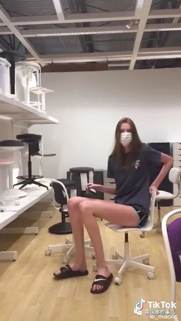 根本就是巨人！17歲少女「光腿長就135」直接打破兩項「最長腿」世界紀錄　撞門框頂風扇都是日常
