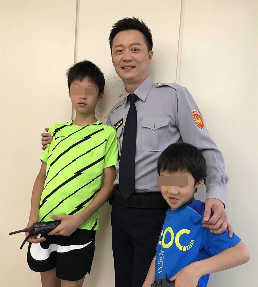 何豪傑罕曬妻！和家馨為愛隱退14年「近照曝光」完全認不出　「為2兒洗盡鉛華」網喊：娶到她好幸福