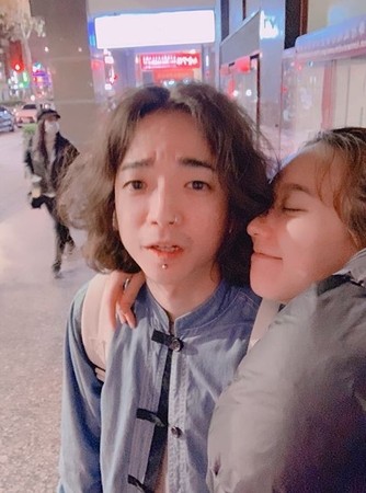 去年才送走弟弟！孟耿如慟外公突離世「臨走前最後握他手」　堅強微笑「他們會過很好」：生命太短暫