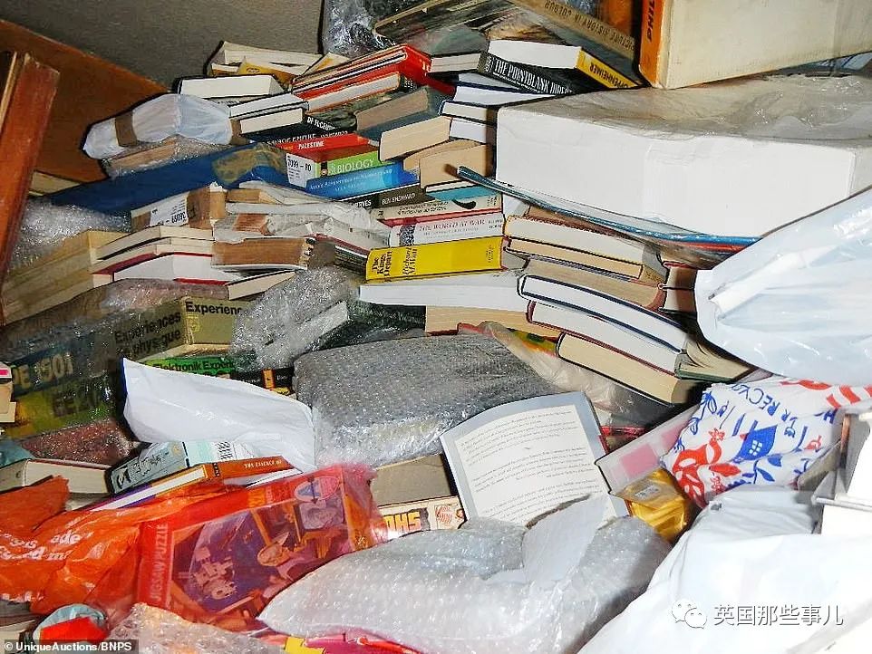 亂如垃圾場！64歲囤積狂過世「留下滿屋快遞」　弟弟察覺不對請「拍賣師估價後」徹底懵了：全是珍品