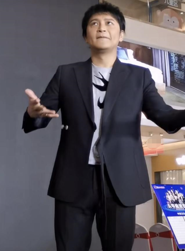 太尷尬！49歲陳志朋參加商演「賣力演唱」 台下卻無人捧場　小虎隊風光不再「發展近況」讓粉絲好心疼