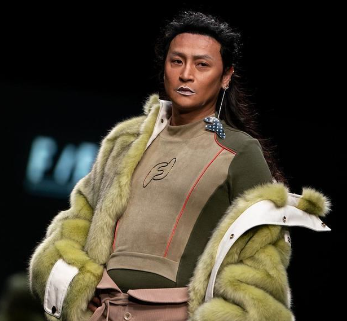 太尷尬！49歲陳志朋參加商演「賣力演唱」 台下卻無人捧場　小虎隊風光不再「發展近況」讓粉絲好心疼