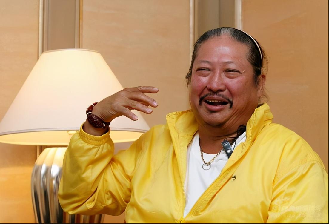 被爸爸聲稱「世界第一漂亮」！洪金寶女兒照片曝光：五官清秀皮膚白皙　「受父兄傾力保護」36歲至今未嫁