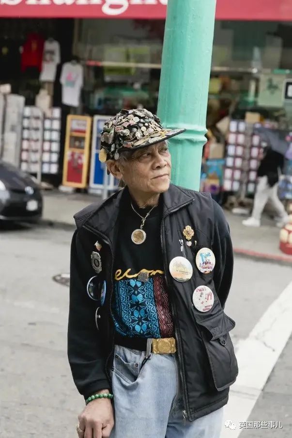 跟阿公阿嬤學穿搭！年過70「一上街成焦點」時尚感不輸年輕人　「經典搭配穿起來」啪哩啪哩