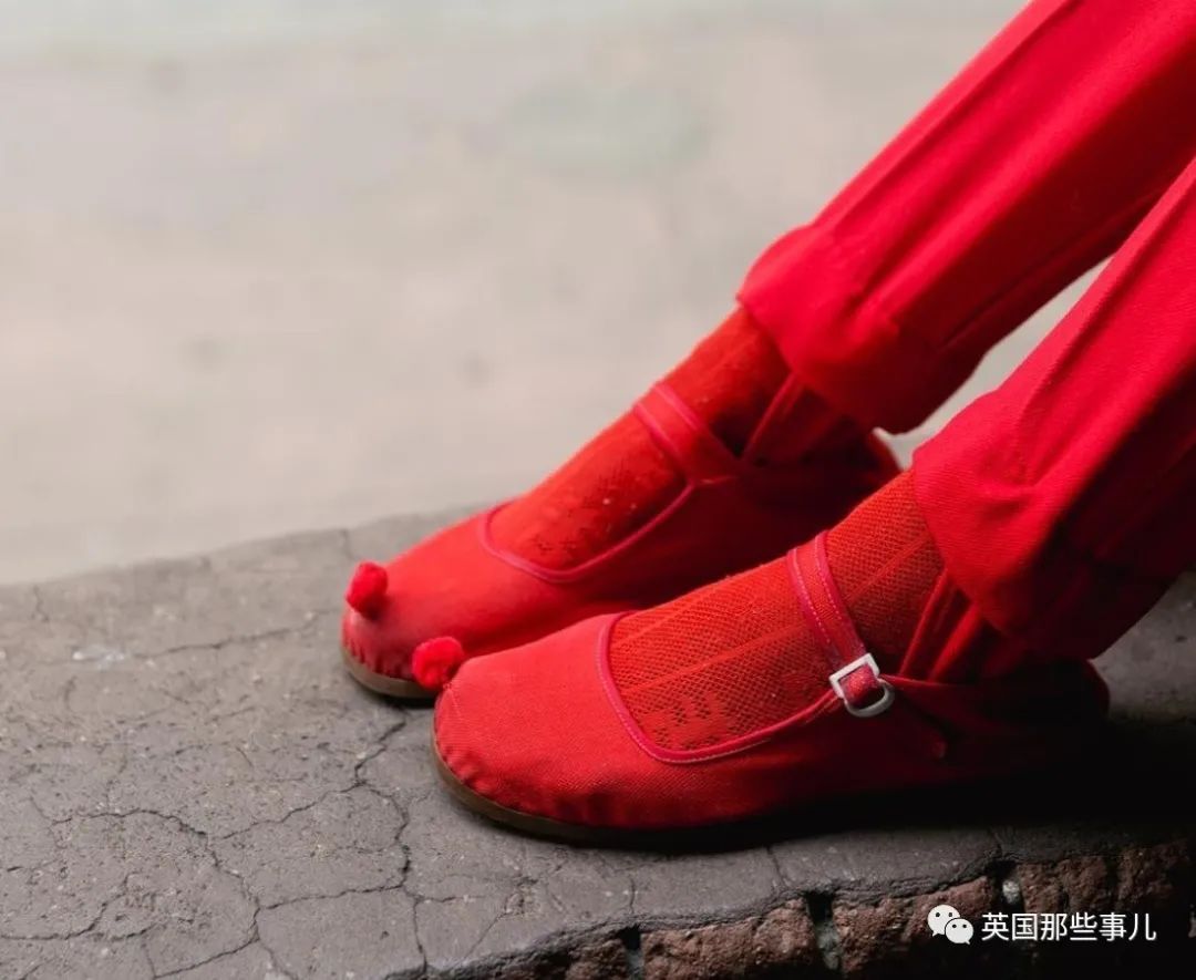 跟阿公阿嬤學穿搭！年過70「一上街成焦點」時尚感不輸年輕人　「經典搭配穿起來」啪哩啪哩
