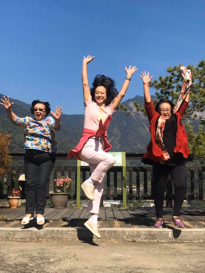永遠的一代佳人！資深女星「42歲淡出螢光幕」華麗轉身銷售女王　晚年「重返部落幫忙」回饋家鄉