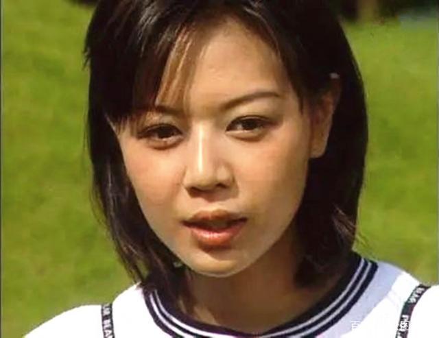曾被斷言活不過2歲！前TVB花旦鍾麗淇「罕曬9歲女兒」近況：身材瘦弱步履蹣跚　走路仍需他人攙扶