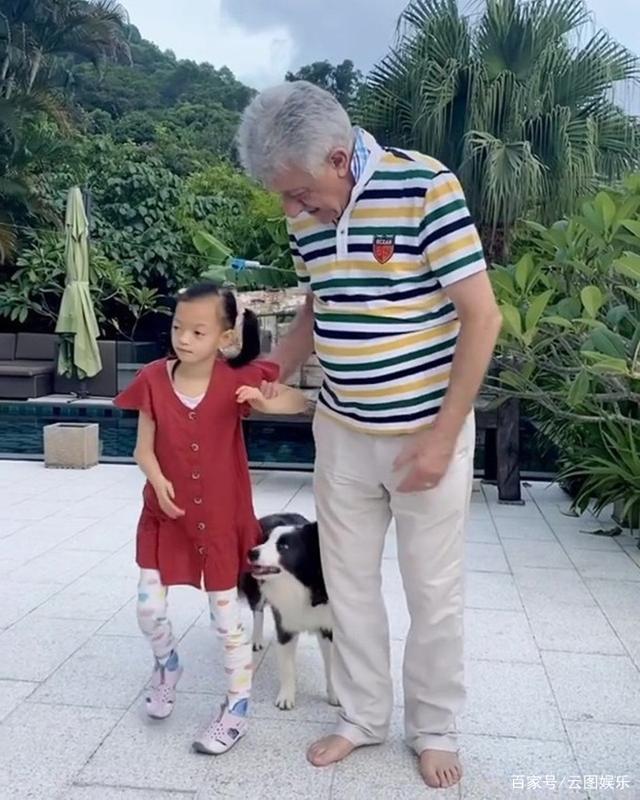 曾被斷言活不過2歲！前TVB花旦鍾麗淇「罕曬9歲女兒」近況：身材瘦弱步履蹣跚　走路仍需他人攙扶