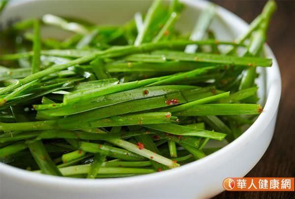 吃韭菜不只補腎！還有5大意外好處養胃護肝「改善便秘」  教你滑嫩韭菜炒蛋做法