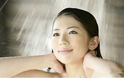 「洗澡時搓出來的泥」到底是什麼？多數人都搞錯「難怪皮膚還那麼差」不要再洗錯了