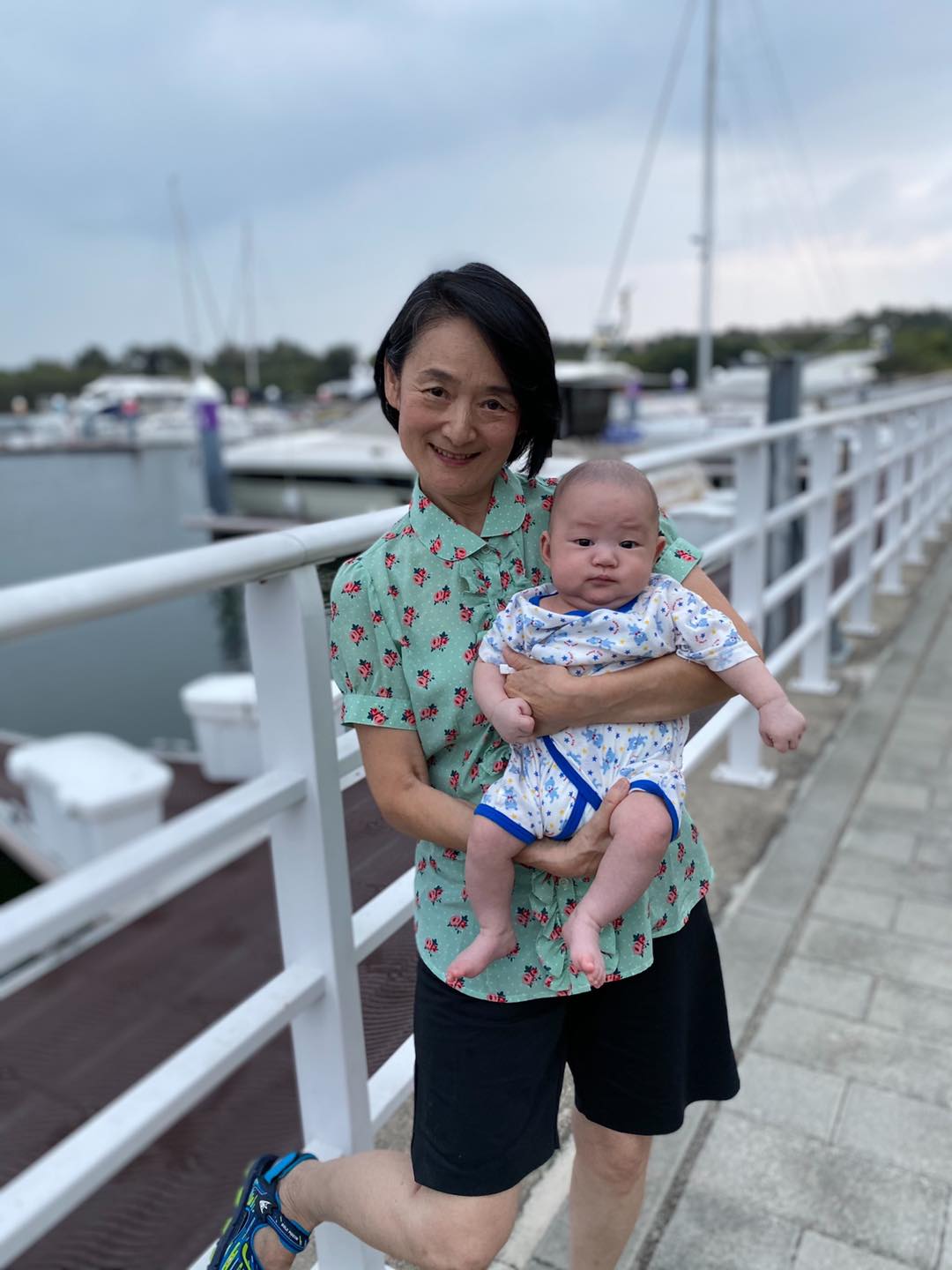 媽媽是我的避風港！歐陽靖坦言「產後憂鬱很嚴重」淚謝譚艾珍陪伴　母女倆「手忙腳亂帶娃」感情更緊密