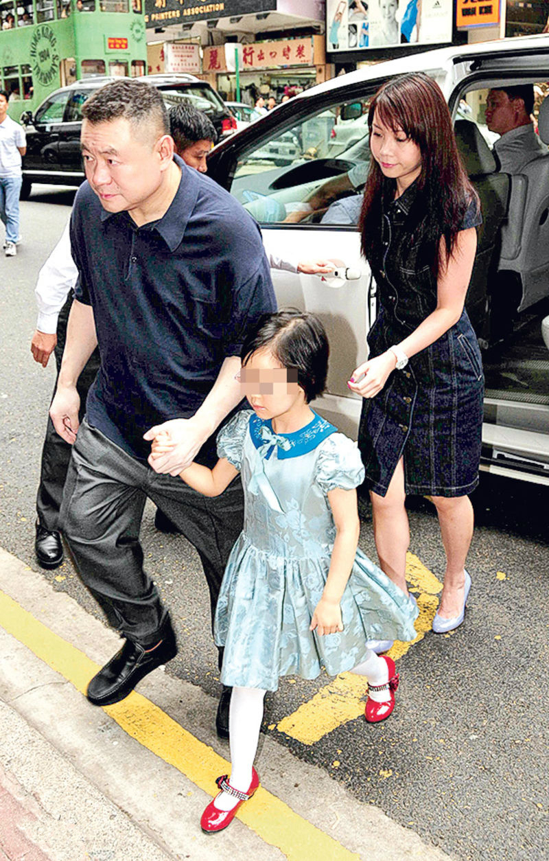 修復父女關係無果？香港富商劉鑾雄缺席「昔日最寵次女」奢華成人生日會　將其從家族基金會除名　