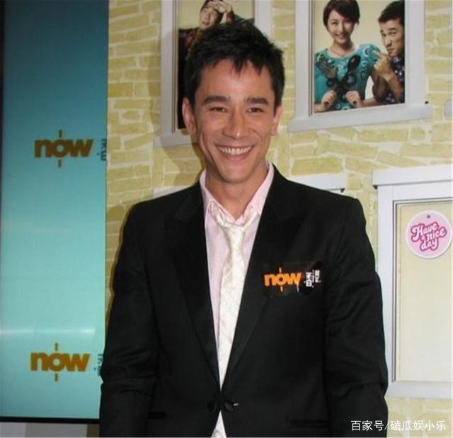 兒曾被女友嫌窮拒婚！身家35億吳耀漢「一分都不留給兒子」　80歲每月洗腎4次治病「還在拍戲」