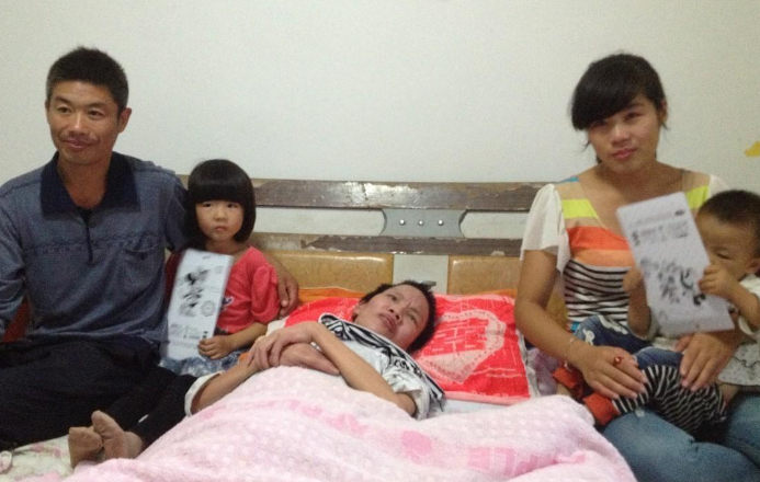 愛的呼喚！孕妻遇車 禍變植物人「奇蹟產子」　2歲幼子用愛喚醒媽媽「每日嚼食反哺」看哭全網