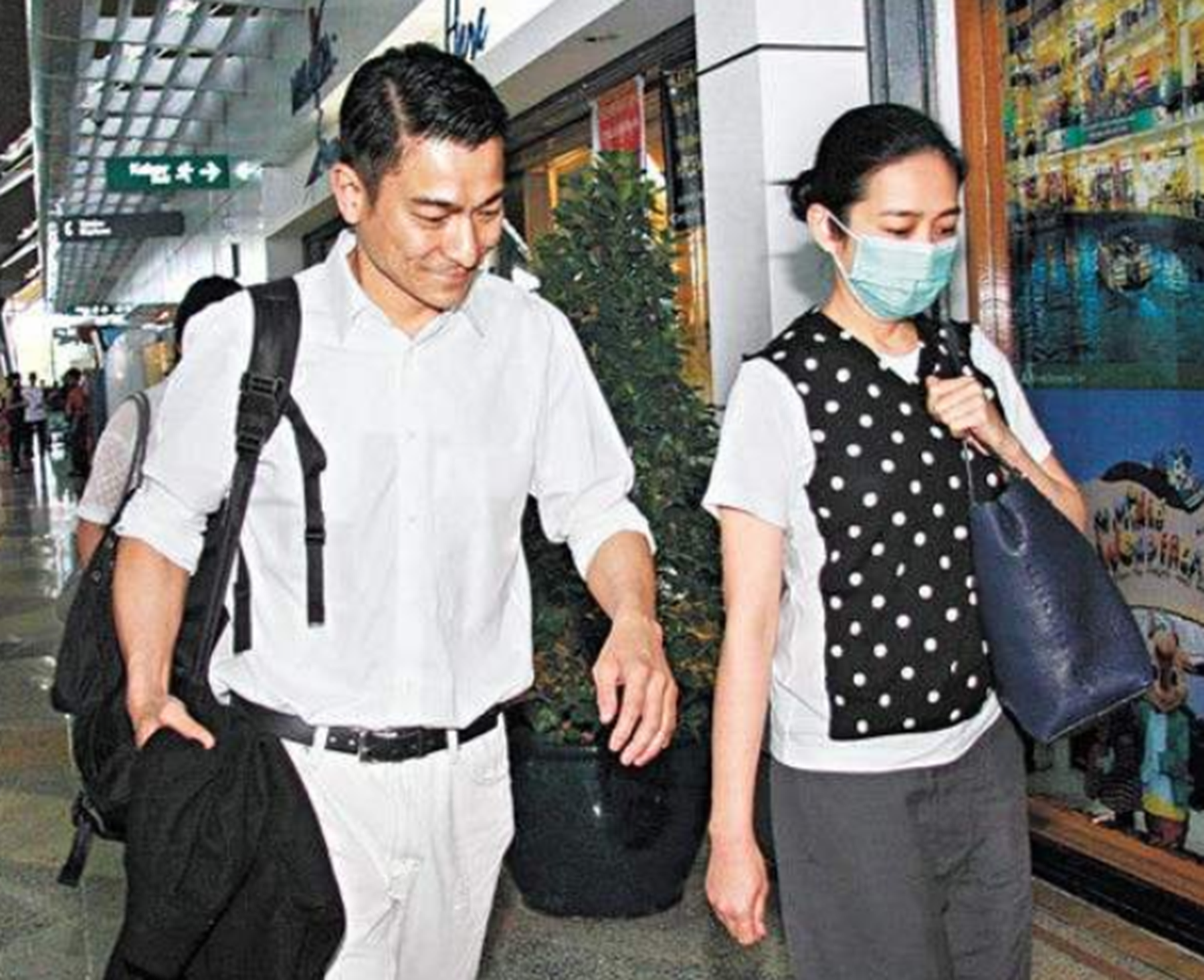 一家三口同框美如畫！劉德華「8歲女兒近照」顏值爆表　繼承爸媽優越基因「長相甜美」猶如小仙女　