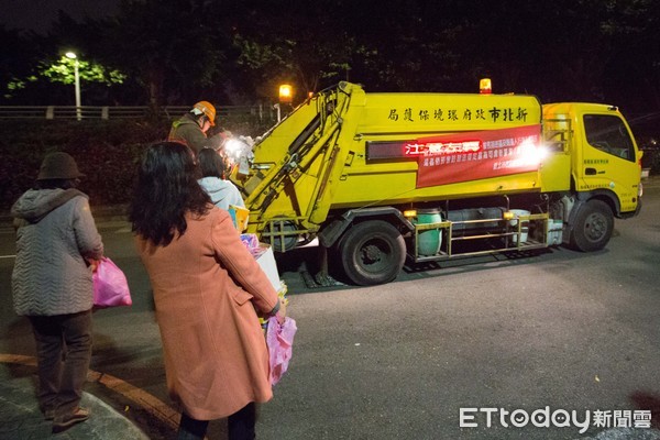 只是下樓倒垃圾！新北男淚訴老婆「消失17年」堅持要找回　終於重逢「看到對方卻改口」：離婚吧