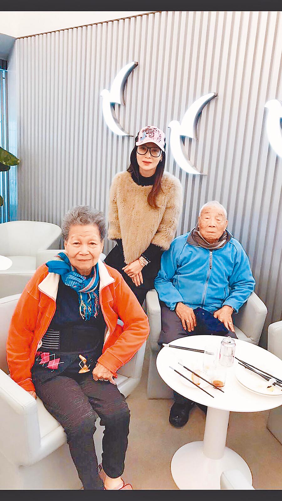 化解心結盡孝！蔡秋鳳淚認「誤會父母狠心」不讓見親戚：委屈好多年　自責「曾害全家沒飯吃」今不談情報恩
