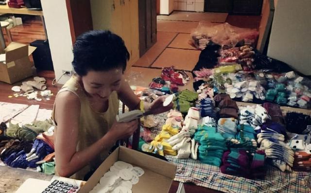 郭采潔曬出自家豪宅！在家喜歡「穿背心留短髮」帥氣程度不輸男生　走廊處「堆滿雜物」超接地氣