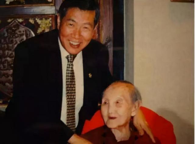 母愛好偉大！李昌鈺母喪夫後「一手養出13名博士」　嚴厲卻慈祥「孩子各個不簡單」