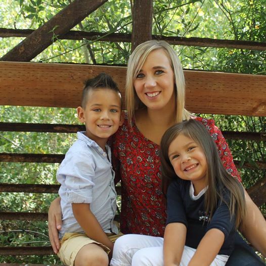 學校活動「限定爸爸參加」!單親辣媽親自變身「全場最帥爸爸」 一現身兒子反應暖哭全網:值得了