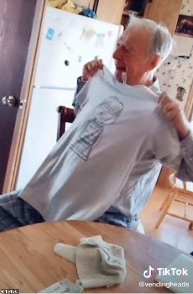 別這麼辛苦！89歲阿公為生計「白髮蒼蒼做外送」　暖心少年心疼「加碼贈34萬小費」結局暖哭網