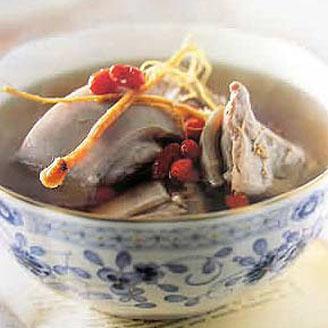 秋天乾燥！18個「養顏滋補湯」女人一周喝一次「皮膚水嫩不粗糙」
