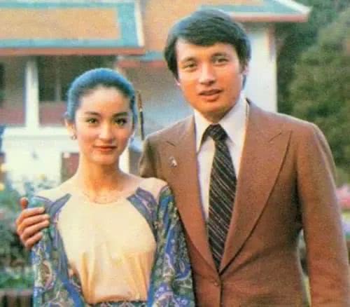 66歲林青霞近照曝光！穿「緊身衣爬山」展示玲瓏身段　「一頭紅髮」超顯年輕網友：老了仍是女神