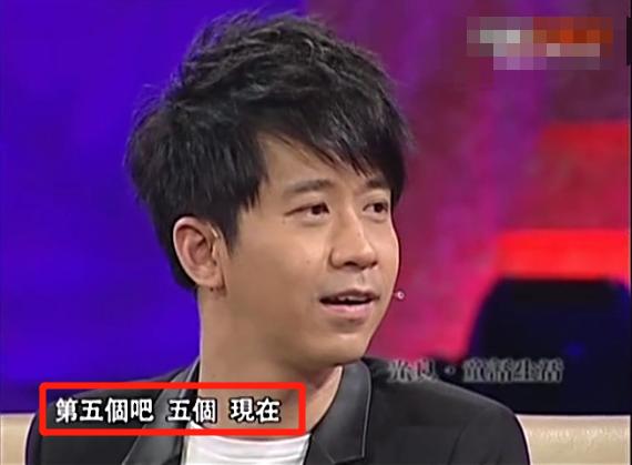 簡直不科學！50歲光良「曬健碩腹肌照」12%體脂身材碾壓20歲小鮮肉　曾談過「超5段戀愛」至今未婚 