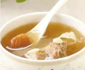 秋冬鼻子易過敏的朋友必看！分享一個食譜療方「蓮藕紅棗水」能幫你改善鼻子不適　 堅持燉湯喝「鼻炎慢慢改善了」