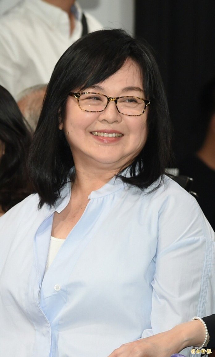 25歲未婚先孕！性感女神「單親養子46年」揭過往糾葛　受萬人追捧「最後卻皈依佛門」：不再眷戀了