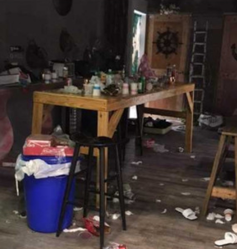綠島包棟狂歡！網紅脫序「我要把民宿拆了」笑喊剛好而已　老闆泣訴「房間面目全非」秀對話：心都涼了