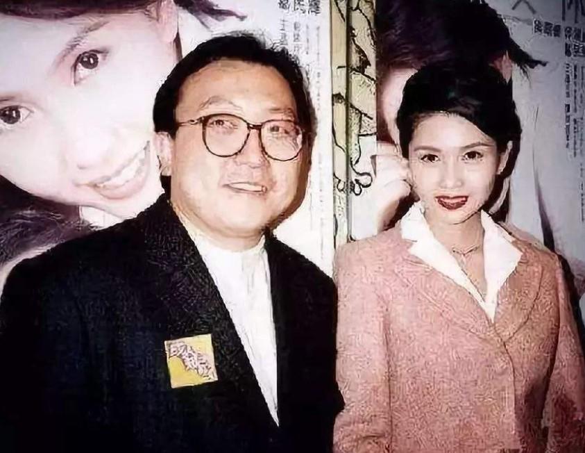 邱淑貞老公半年巨虧3億！攜妻女外出聚餐「面對記者全程冷臉」   曾被業主追租24次「關閉多家店鋪」