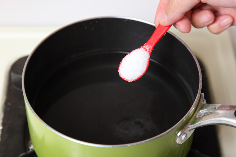 洗錯農藥全下肚！譚敦慈曝「NG洗菜方法」太多人會犯　「用小蘇打清洗」毒素恐加重：別亂加料