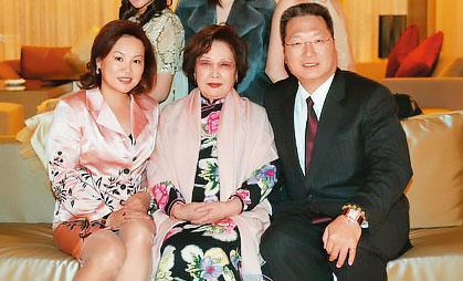 狠斷40年婚！蔡咪咪淚揭「豪門婚姻心酸」跨海遞離婚協議　百億總裁尪「坦言能理解」嘆造化弄人