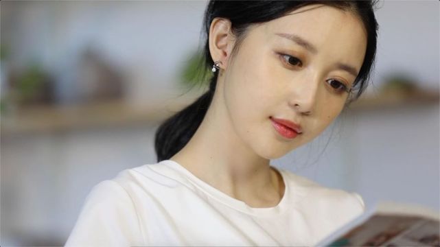 懶理輿論風波！潘瑋柏老婆高調放閃秀鑽戒「力破婚變傳言」 　皮膚白皙顏值驚人「老公秒讚回應」